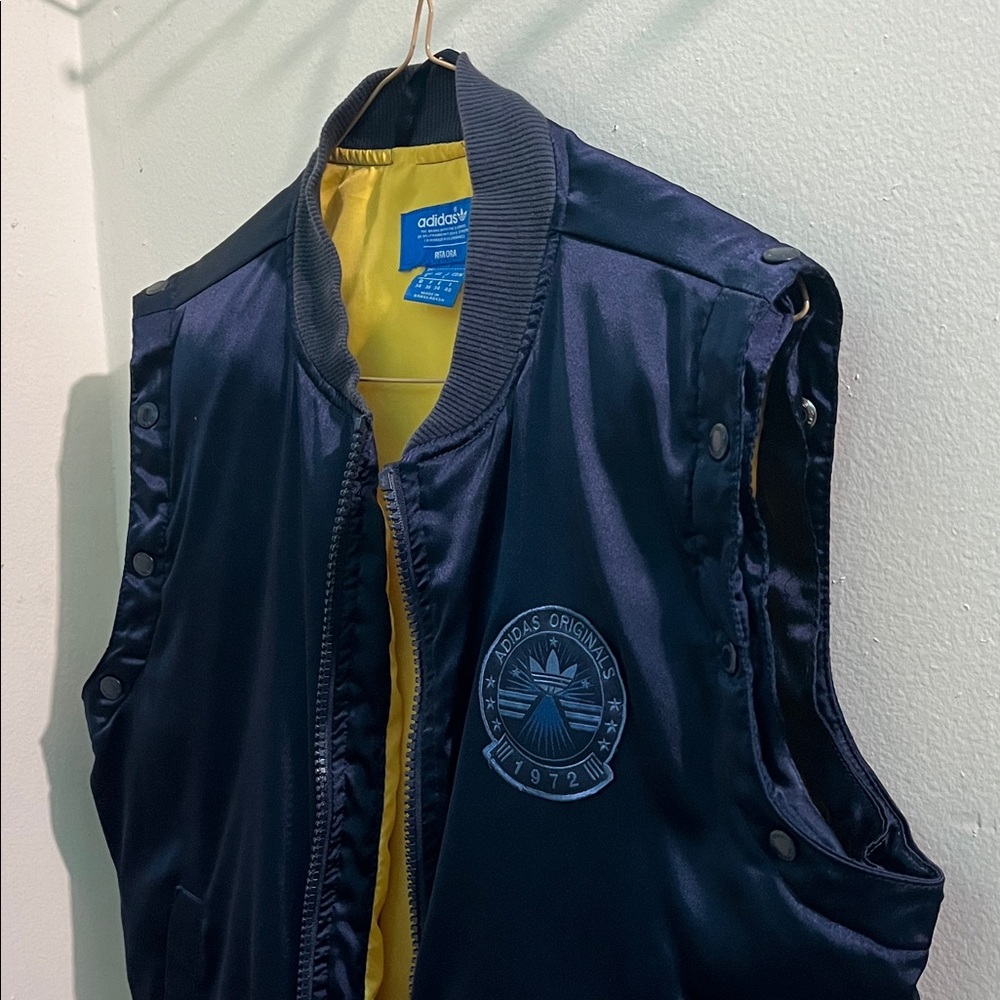Detachable Vintage Adidas Originals  1972 Black Bomber Vest/jacket
